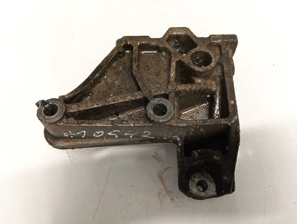 1J0199117P Volkswagen Golf 2000 Engine Mount Bracket and Gearbox Mount Bracket