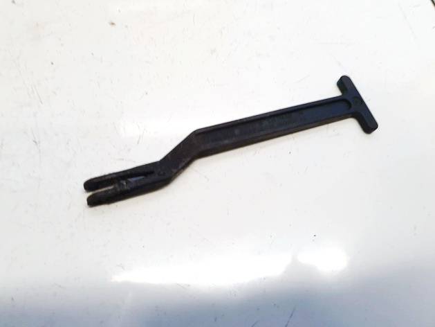 3B0823593 Volkswagen Passat 2005 Hood Release Handle