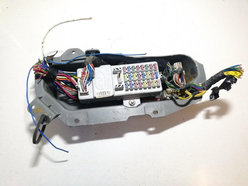 y905 bl3, ak4745 Fuse box Kia Sorento 2006 EIS00588749 Used Auto