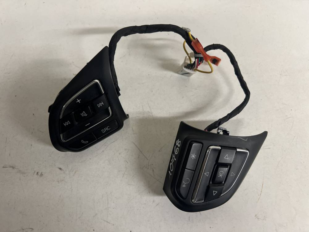 10374070 MG HS 2022 Holden Steering Wheel Button