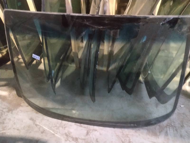 Peugeot 206 2001 Лобовое стекло