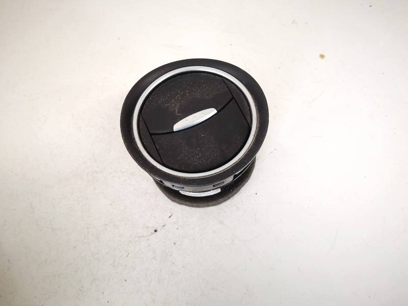 6M21U018B09AF Ford Mondeo 2010 Rejilla Aireadora - 
Moldura protectora de la rejilla de ventilación lateral del panel