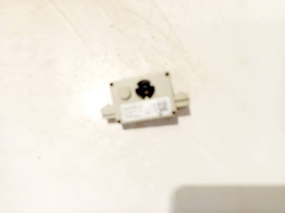 699009005 BMW 3-Series 2005 Pystyantennivahvistin