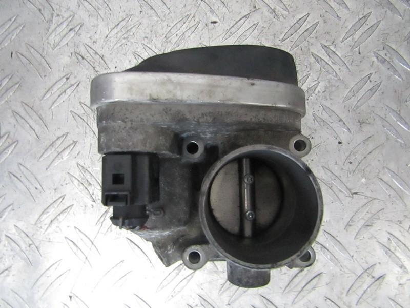 036133062N Skoda Fabia 2004 Suurella Virtaamalla Varustettu Kaasuläpän