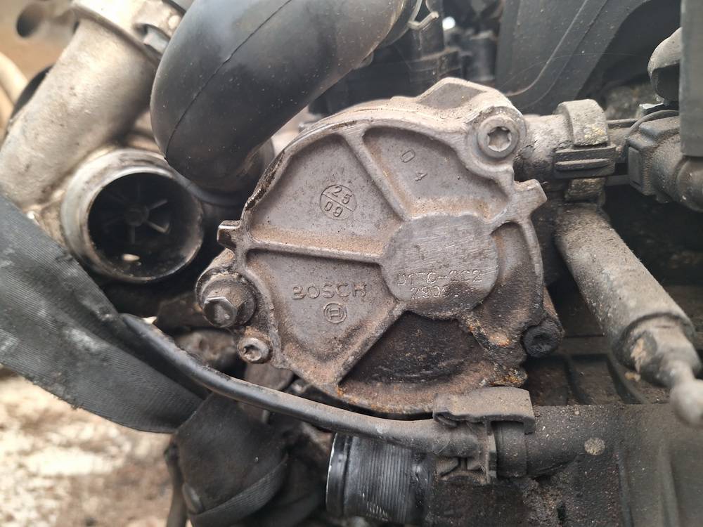 D1562C2 Mazda 2 2010 Brake Vacuum Pump