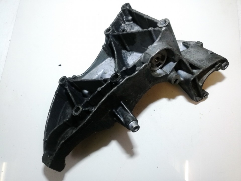 8200115762 Renault Scenic 2001 Engine Mount Bracket and Gearbox Mount Bracket