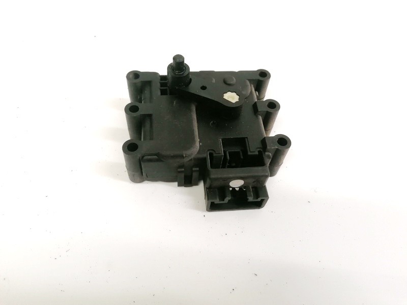 Mazda 6 2002 Peciuko sklendes varikliukas