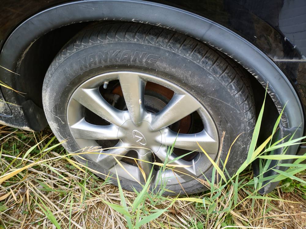 5X114.3 Infiniti QX50 2013 Liettuan renkaiden komplekti R18