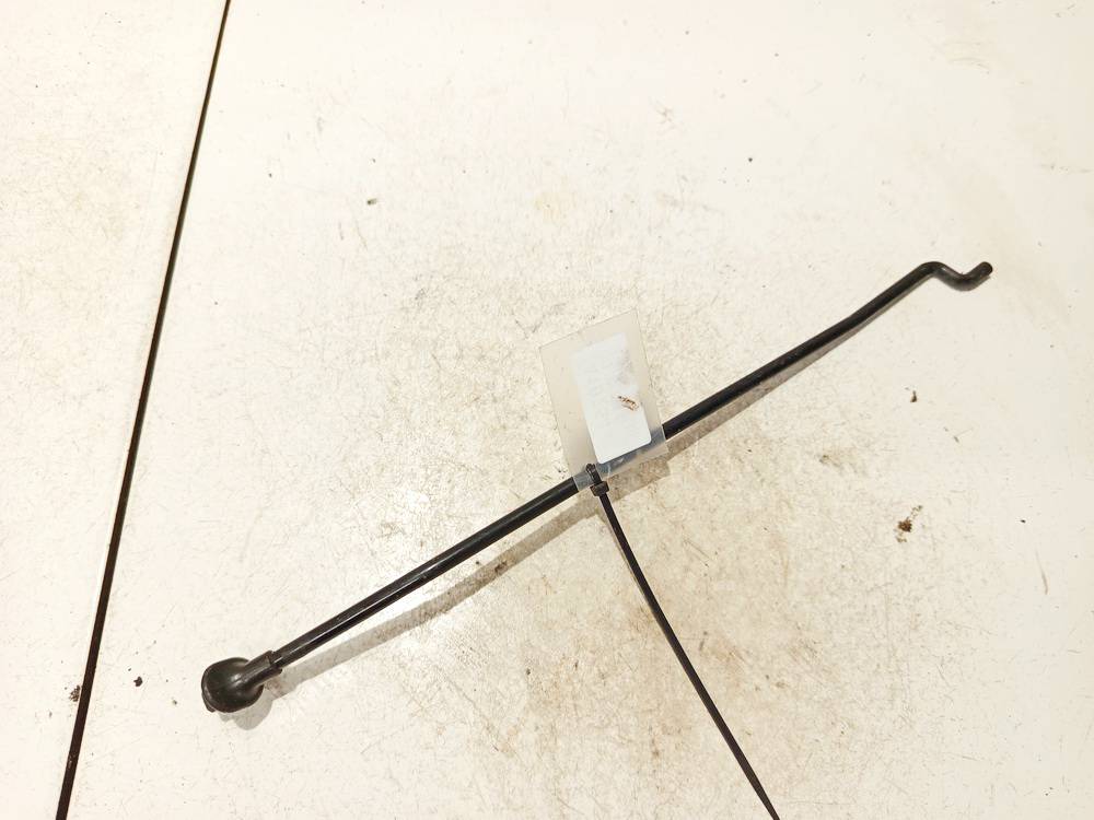 Toyota Corolla Verso 2003 CAPÓ DELANTERO VARILLA