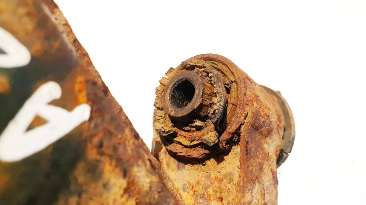 Mazda 626 1997 Brazo de suspensión delantero - DELANTERO DERECHO - Thumbnail 4