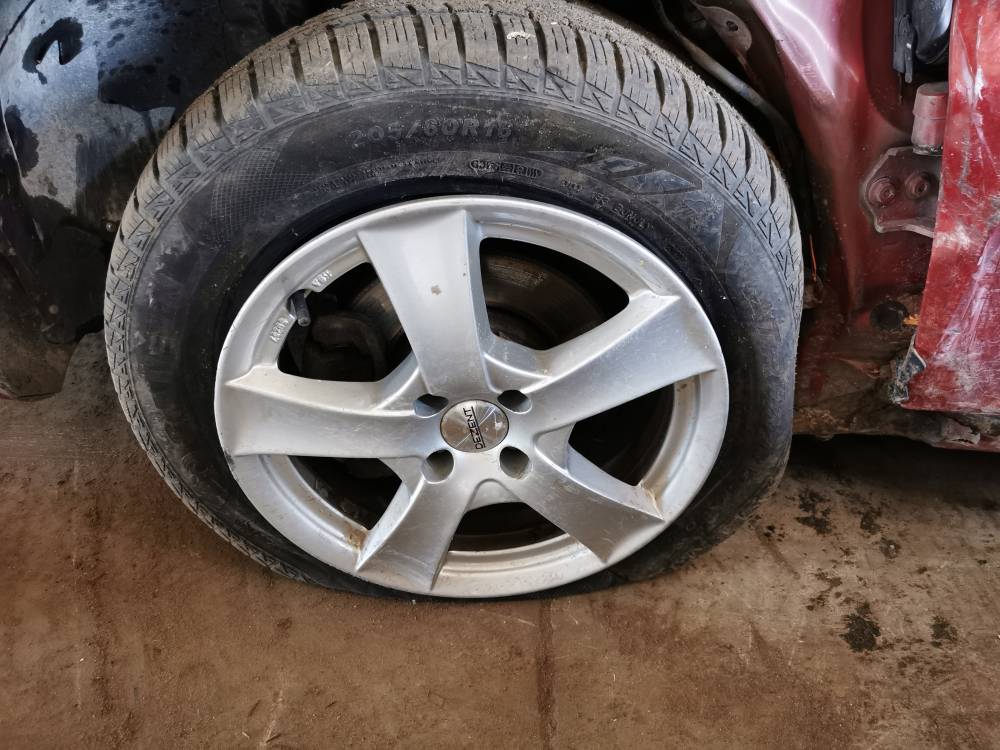 4X100 Renault Scenic 2005 Wheels kit R16 - Thumbnail 2