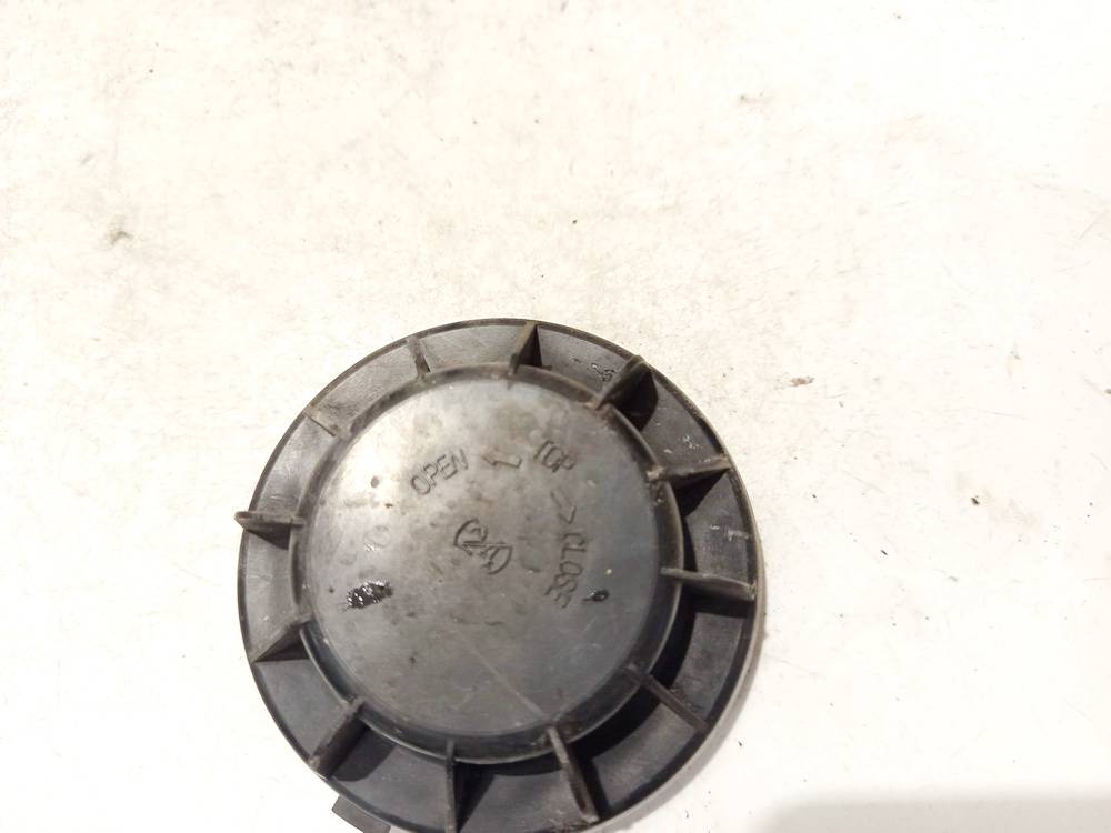 UESD Kia Sportage 2006 Headlight bulb dust cover cap - FRONT - Thumbnail 3