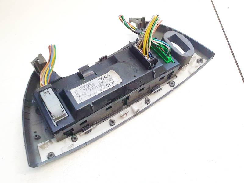 7700435401 Renault Scenic 2001 Climate Control Panel (heater control switches) - Thumbnail 3