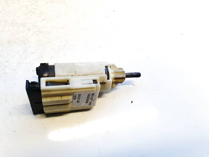 8E0927189B Audi A4 2005 Jarruvalojen anturi