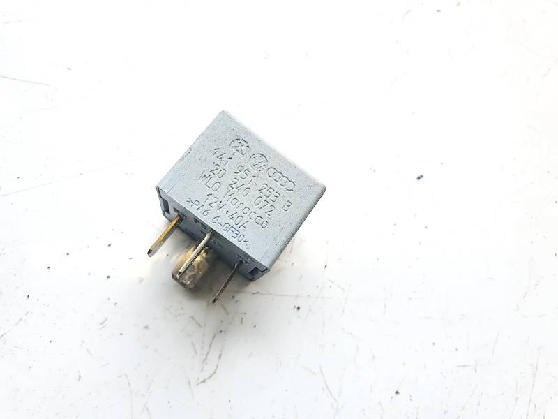 141951253B Volkswagen Passat 2005 Rele