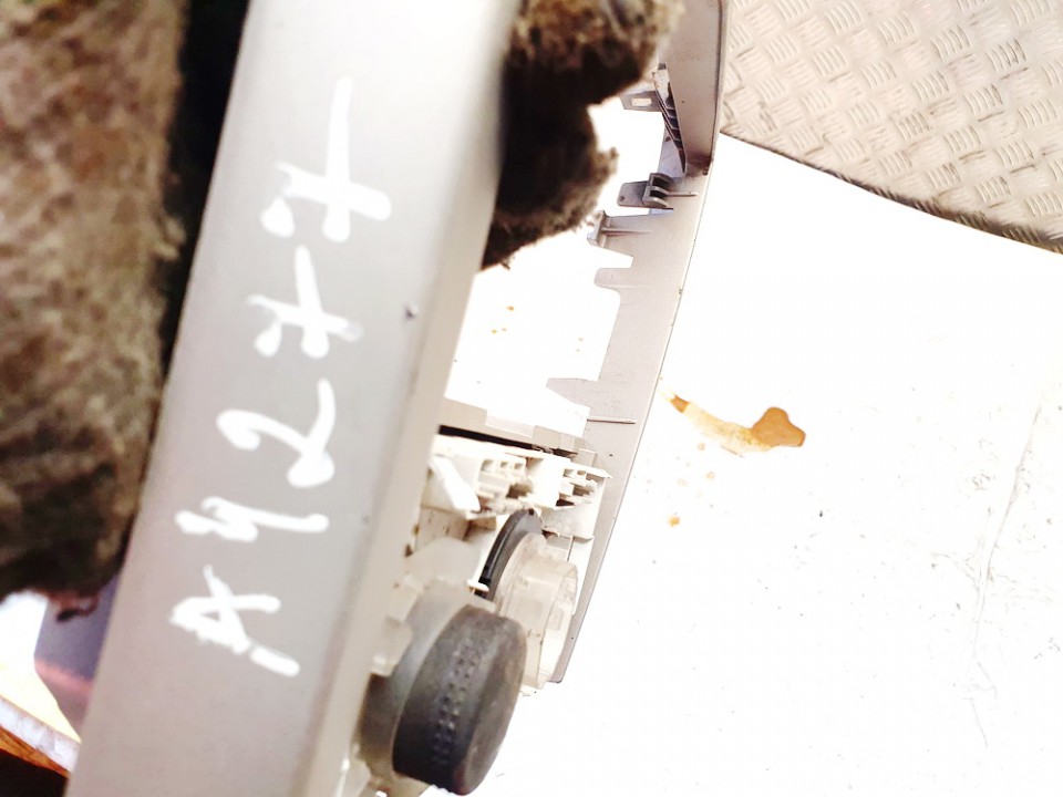 Opel Astra 2007 Schalter Mittelkonsole Warnblink Warnblinkschalter Rot - Thumbnail 3