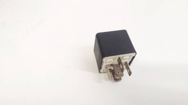 04795068AA Jeep Grand Cherokee 2005 Relay module - Thumbnail 3