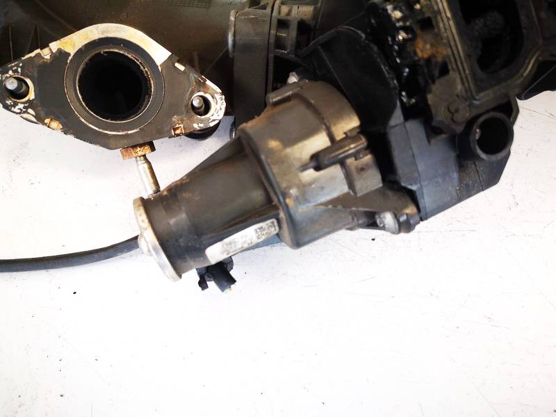 8570791 BMW 3-Series 2013 Kolektoriaus sklendziu varikliukas