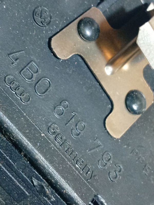 4B0819793 Audi A6 2003 Dash Vent (Air Vent Grille) - Thumbnail 4