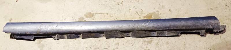 Toyota Avensis 2004 Plastikowy lewy próg