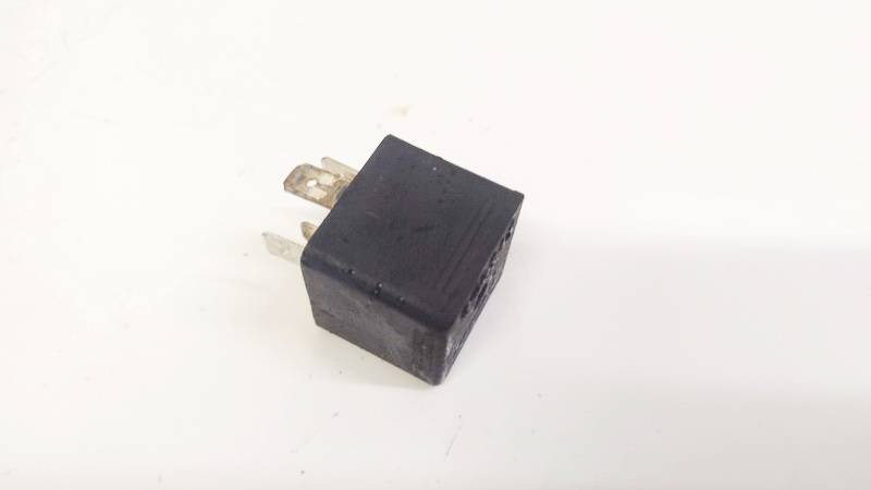 04795068AA Jeep Grand Cherokee 2005 Relay module