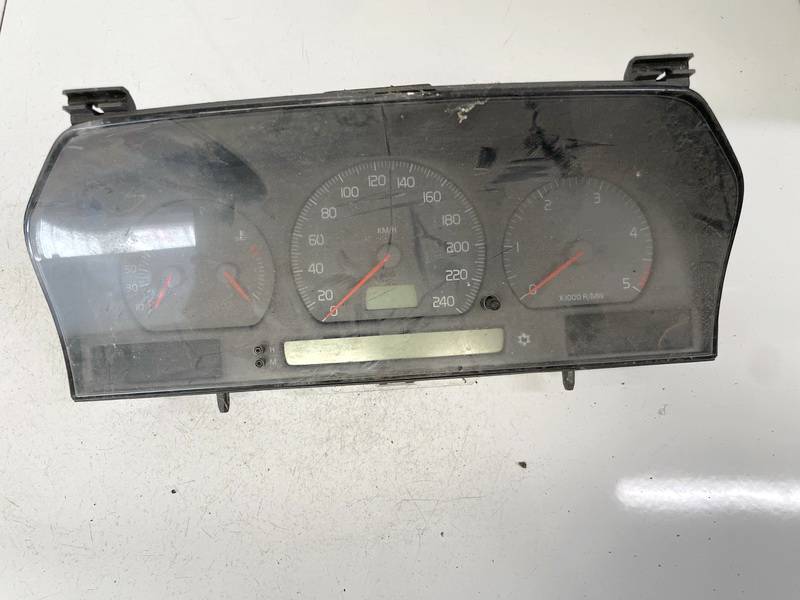 9168144 Volvo V70 2000 Speedometers - Cockpit - Speedo Clocks Instrument
