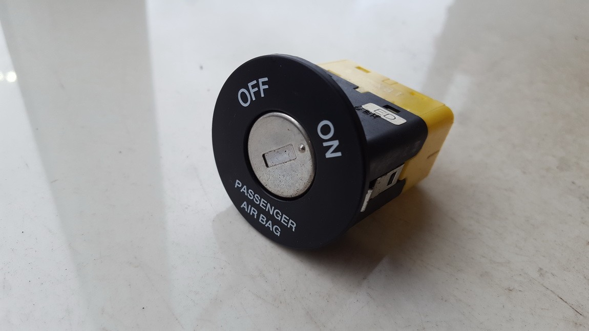 USED USED AIRBAG on off Switch (SAFETY ONOFF SWITCH) Kia Ceed 2008 1