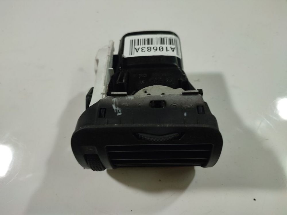 1841907001 Volkswagen Passat 2001 Salona gaisa restes