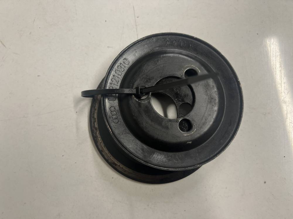 058121031B Volkswagen Passat 1998 Water Pump Pulley