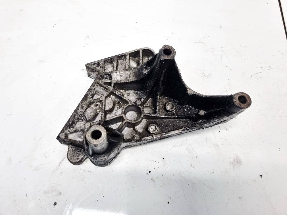 03G199207G Skoda Octavia 2008 Wspornik silnika