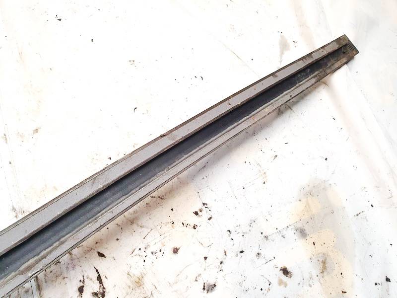 Mazda 626 1998 Zewnętrzna listwa drzwi - PRZEDNIE LEWE - Thumbnail 3