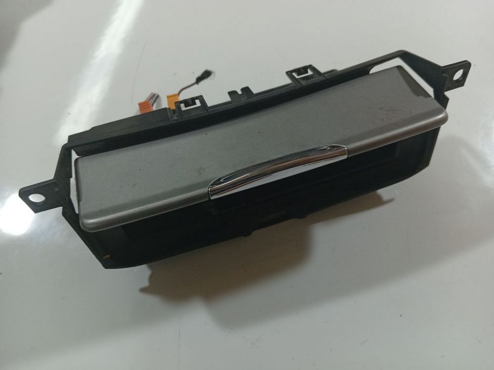 8M21U04788 Ford Mondeo 2010 Center Console Ashtray (Ash Tray)