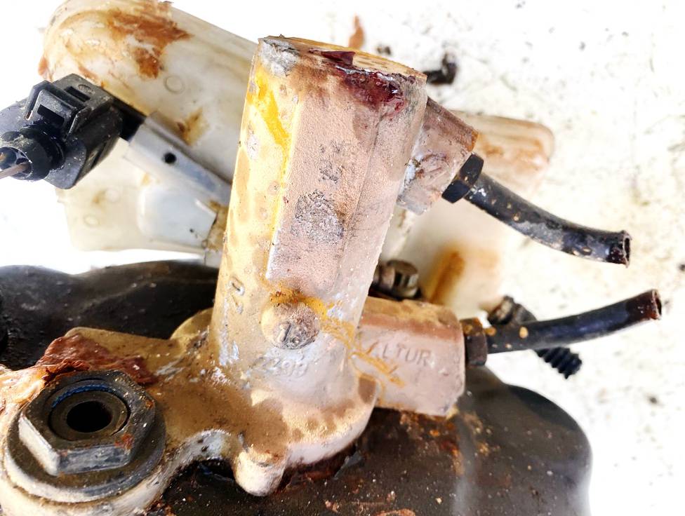 2499 Audi A6 2005 Galvenais bremžu cilindrs - Thumbnail 2