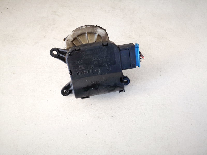 8E1820511C Audi A4 2002 Silnik klapki nagrzewnicy