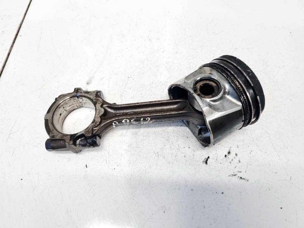 Nissan Primera 2004 Stumoklis su svaistikliu