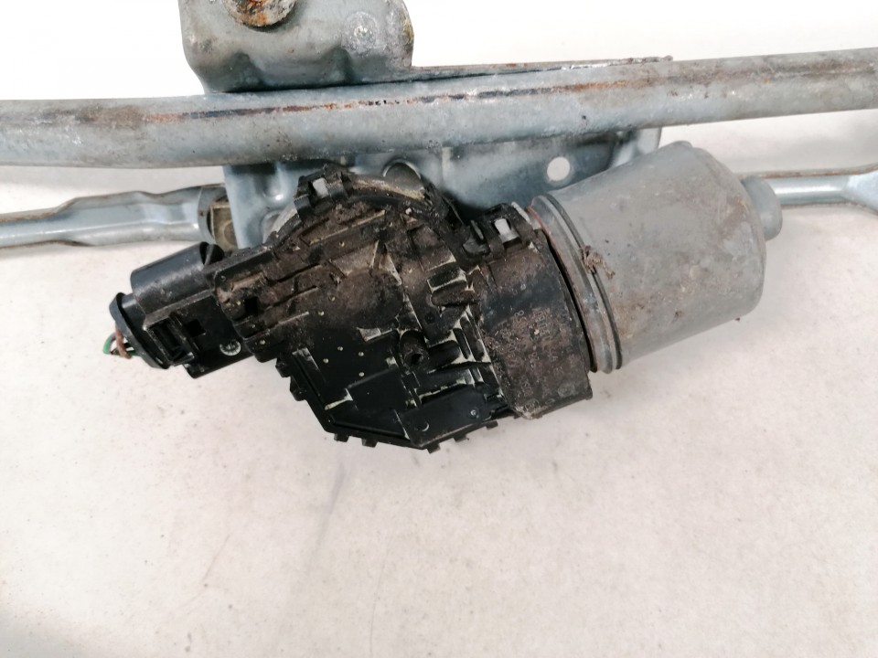 8D1955605B Skoda Superb 2006 windscreen front wiper motor - FRONT