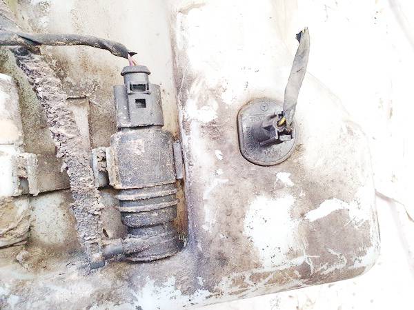 Mercedes-Benz C-CLASS 2002 Windshield Windscreen Washer Pump - Thumbnail 3