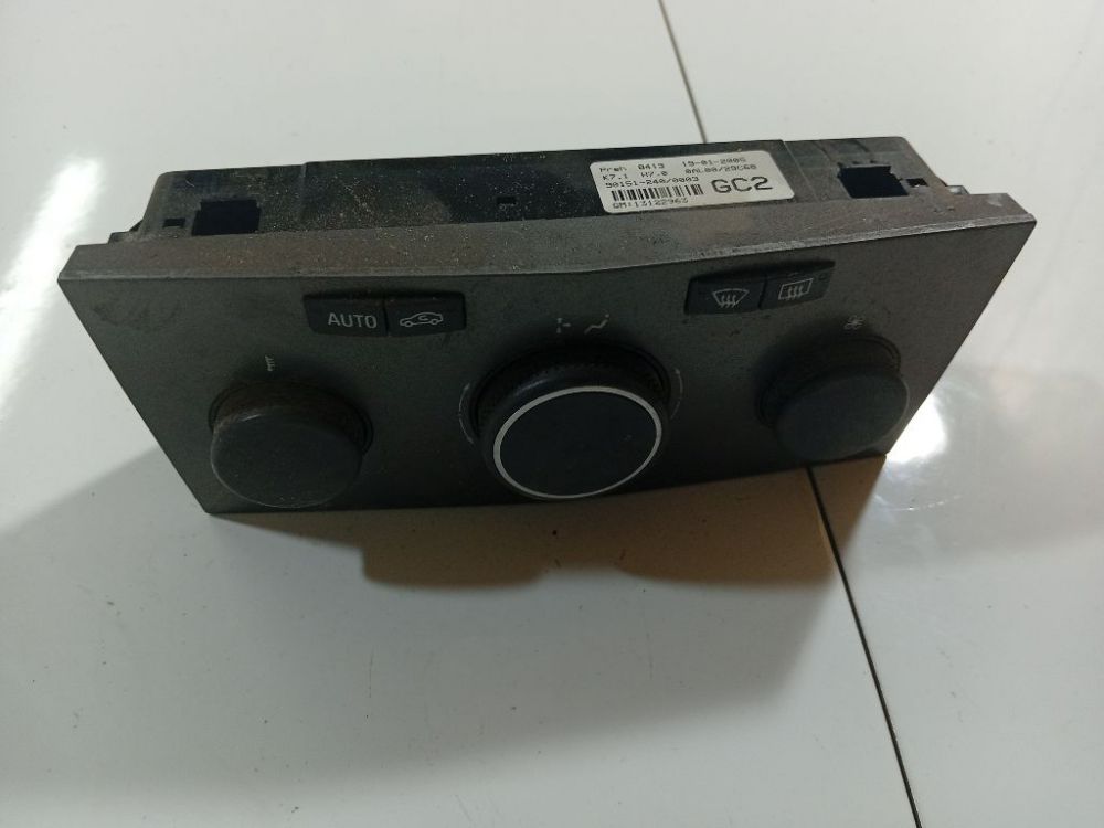 901512400003 Opel Astra 2005 Climate Control Panel (heater control switches)