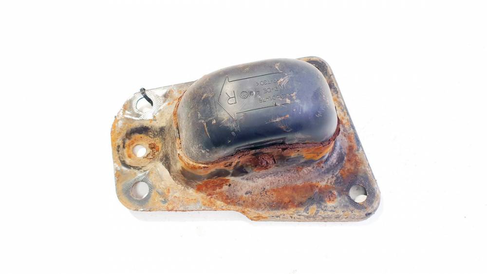 1K0505130J Skoda Superb 2009 Beam bracket (subframe ) - REAR RIGHT