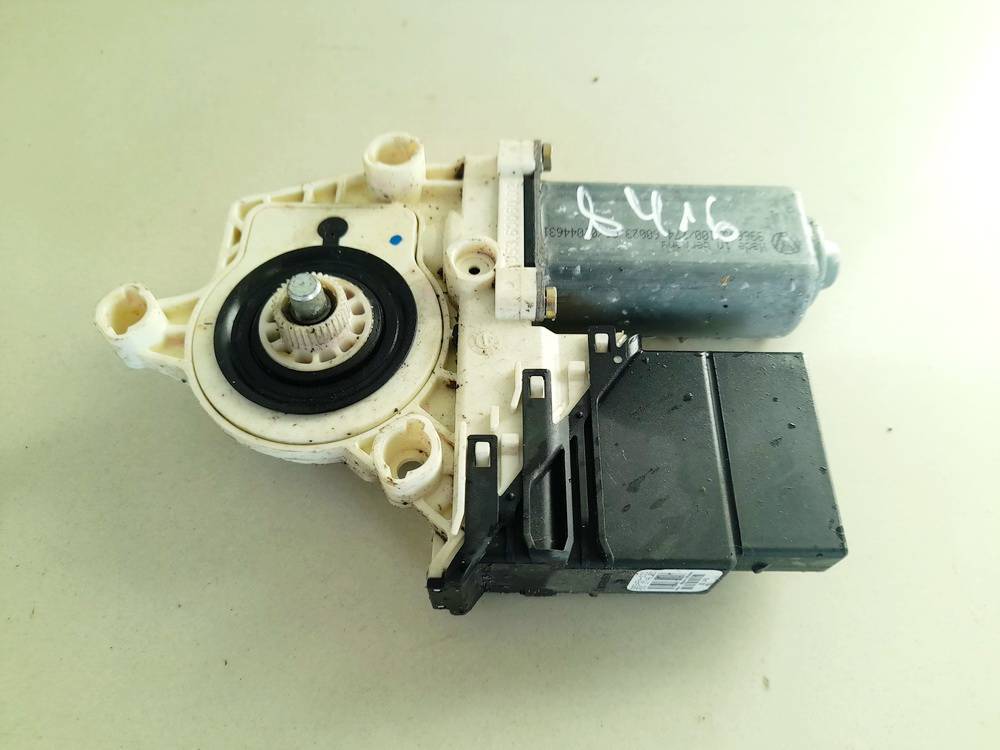 1K0959703B Volkswagen Touran 2004 Duru lango pakelejas G.K.