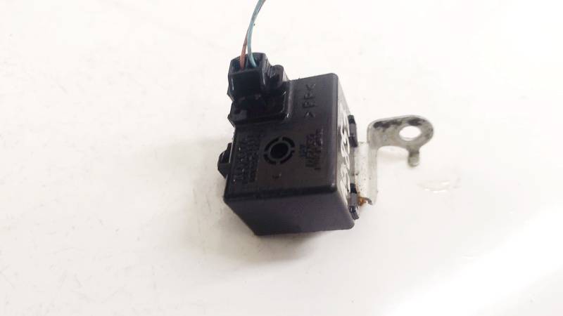 8665013010 Toyota Corolla Verso 2007 Relay module - Thumbnail 3