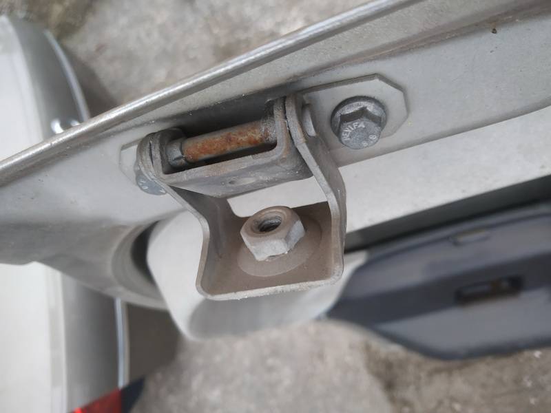 Fiat Stilo 2002 Zawias tylnej klapy - TYLNE PRAWE - Thumbnail 2