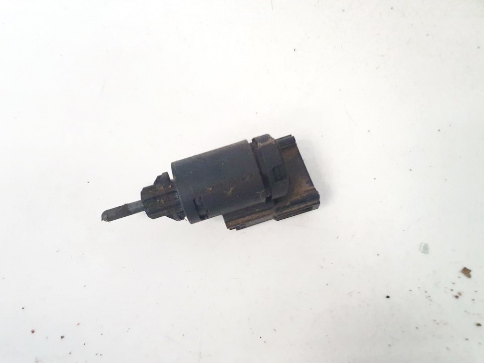 3B0945511C Skoda Octavia 2005 Датчик включения стоп-сигнала