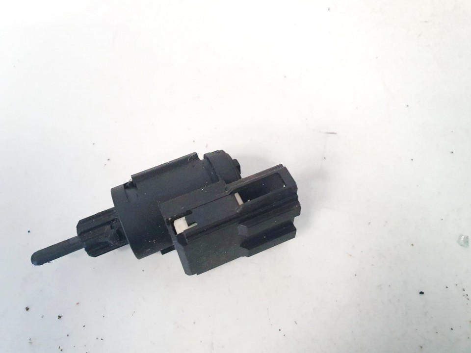 3B0945511C Skoda Octavia 2005 Czujnik świateł hamulca (przekaźnik-klakson) - Thumbnail 3