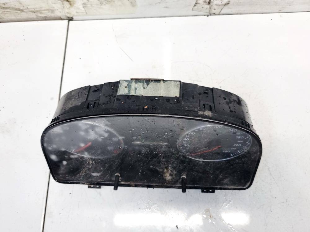 1T0920862A Volkswagen Touran 2005 Nopeusmittari – mittaristo