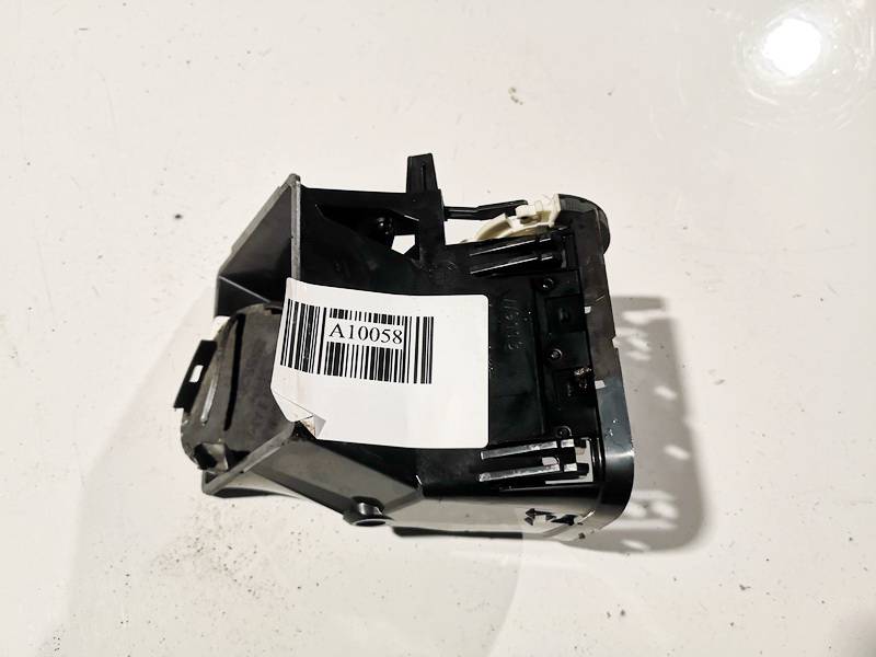 Skoda Fabia 2008 Rejilla Aireadora - 
Moldura protectora de la rejilla de ventilación lateral del panel