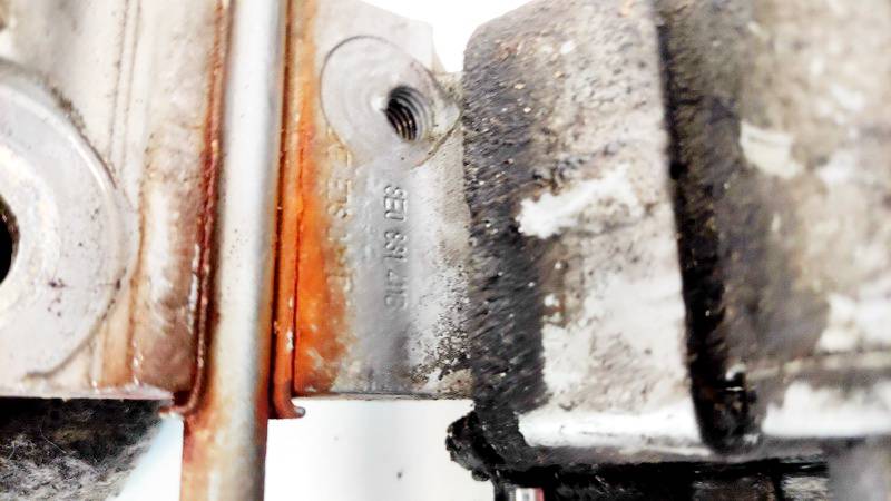 8E0831411B Audi A4 2004 Door Hinge - FRONT - Thumbnail 3