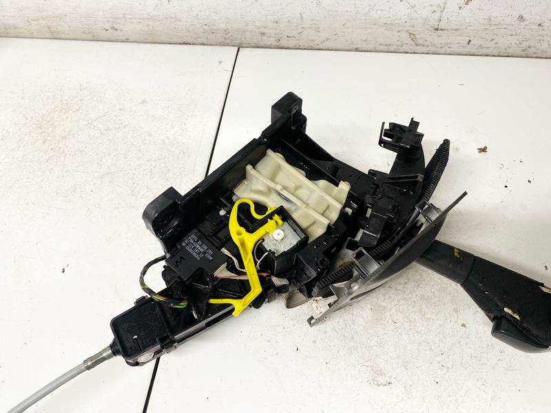 13130908 Opel Vectra 2005 Gearshift Lever Automatic (GEAR SELECTOR UNIT)