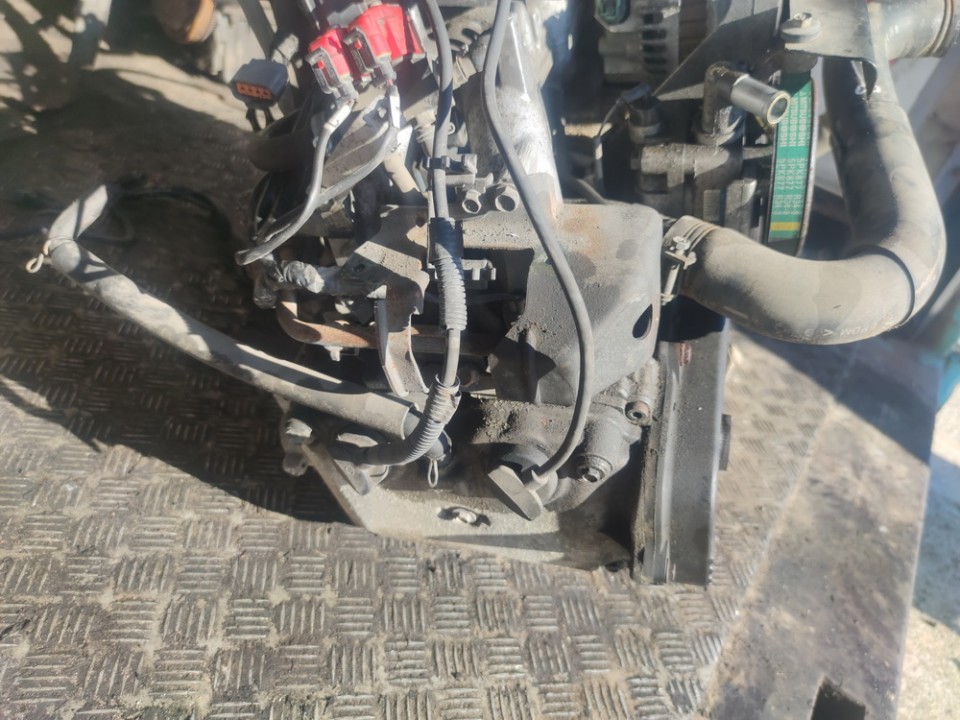 EJ201NWBVB Subaru Legacy 2000 Engine - Thumbnail 2