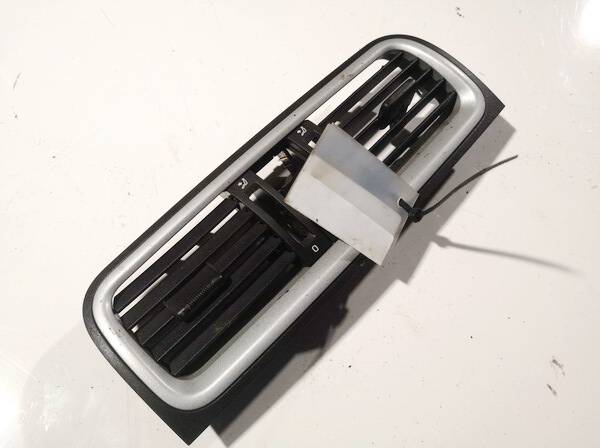 5J0820951S01 Skoda Fabia 2008 Rejilla Aireadora - 
Moldura protectora de la rejilla de ventilación lateral del panel